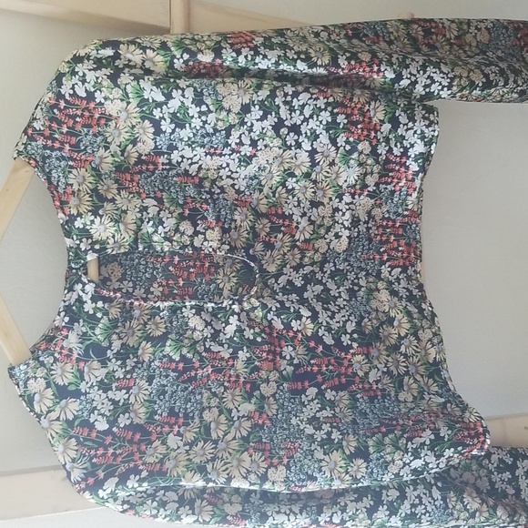 Cottage core top - Picture 3 of 3